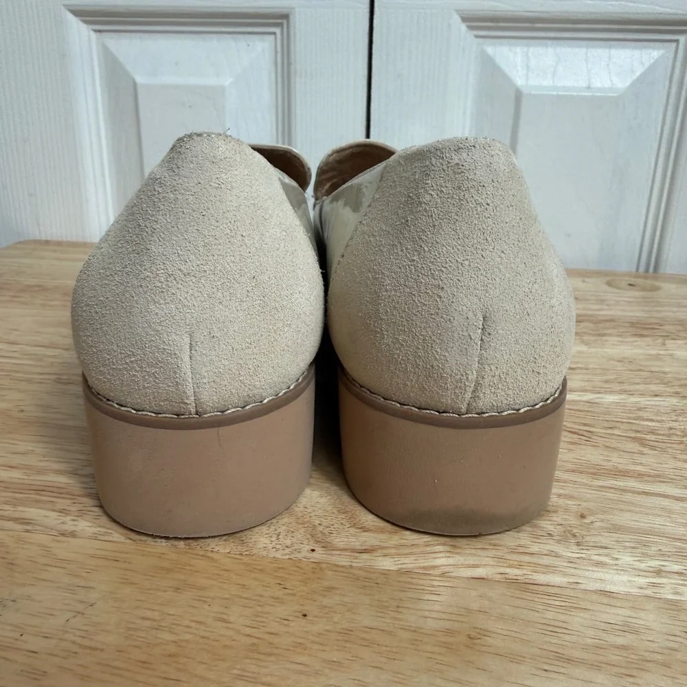 Vionic Kensley Loafers Size 8.5 Cream Patent Leather Chunky Lug Sole Preppy